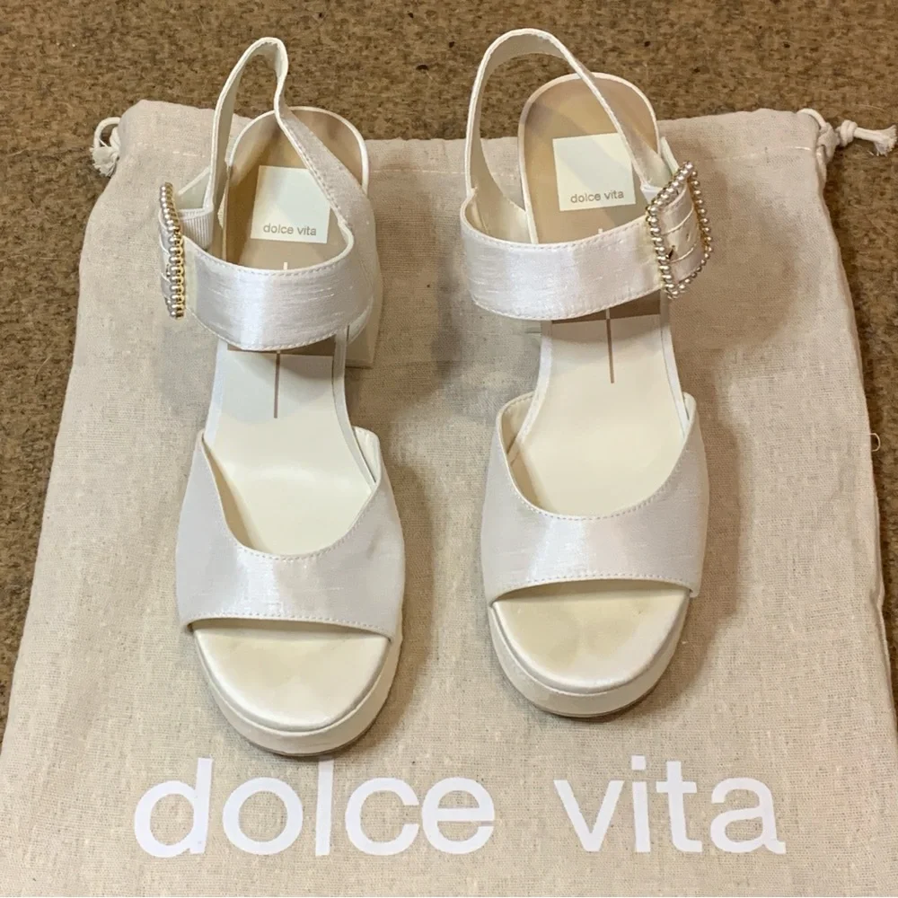 Dolce Vita Bobby Pearl Buckle Chunky Heels White Pearls Size 8 Retail $160.00 - Picture 10 of 16